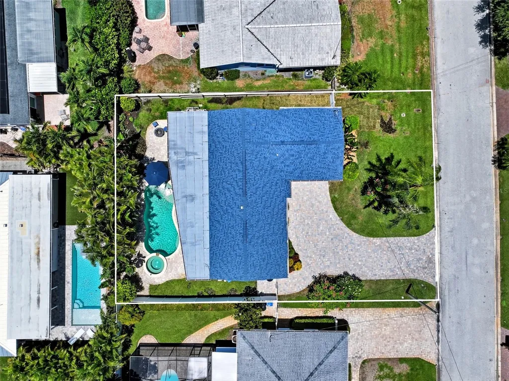 1122 45th Avenue NE St Petersburg FL 33703