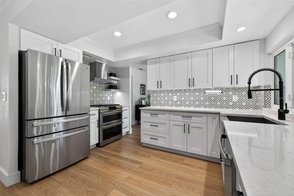 1122 45th Avenue NE St Petersburg FL 33703