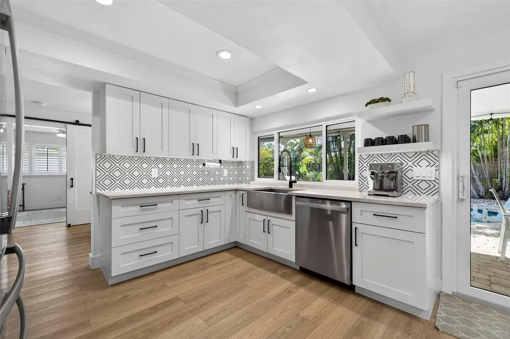 1122 45th Avenue NE St Petersburg FL 33703
