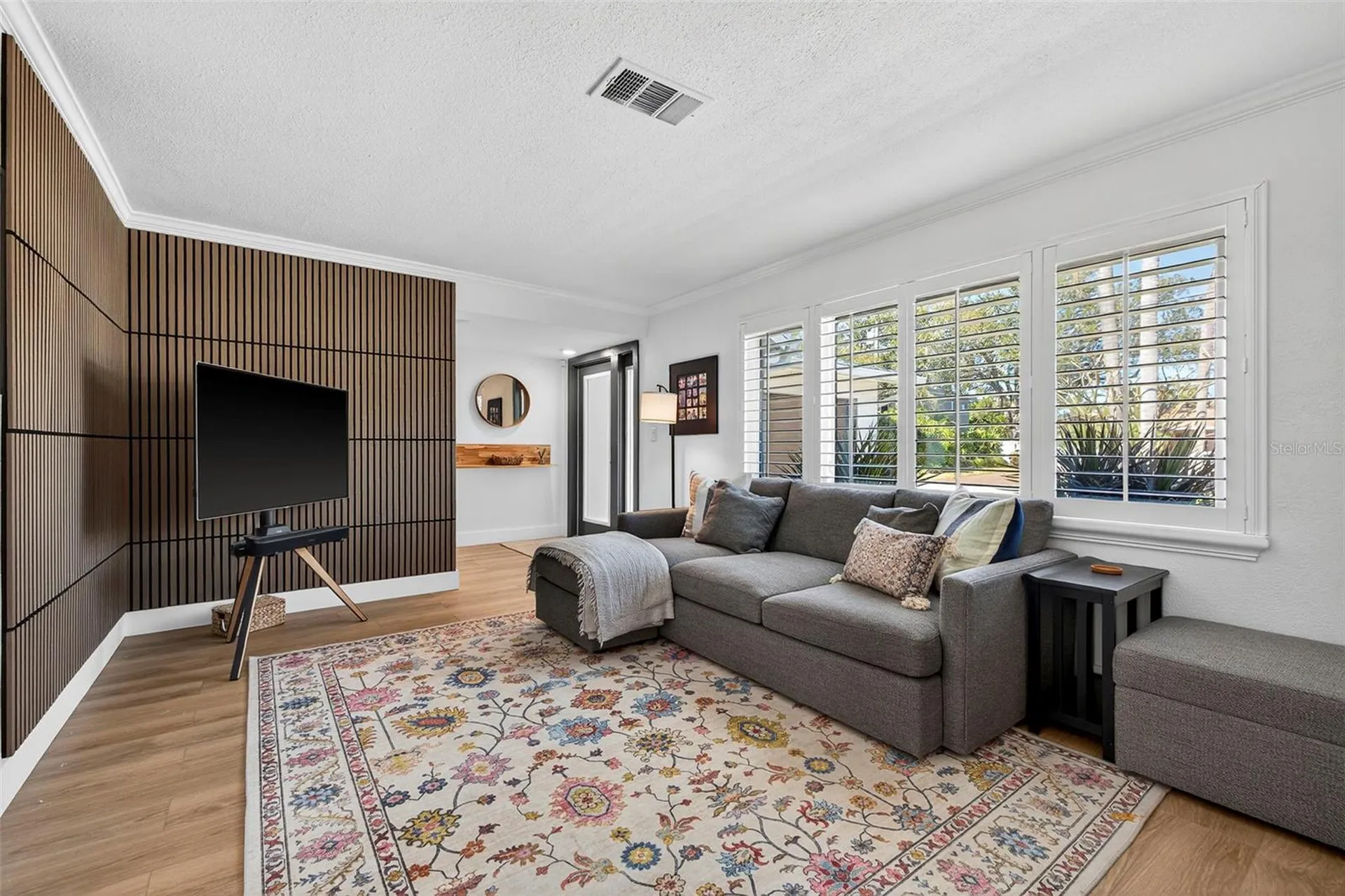 1122 45th Avenue NE St Petersburg FL 33703