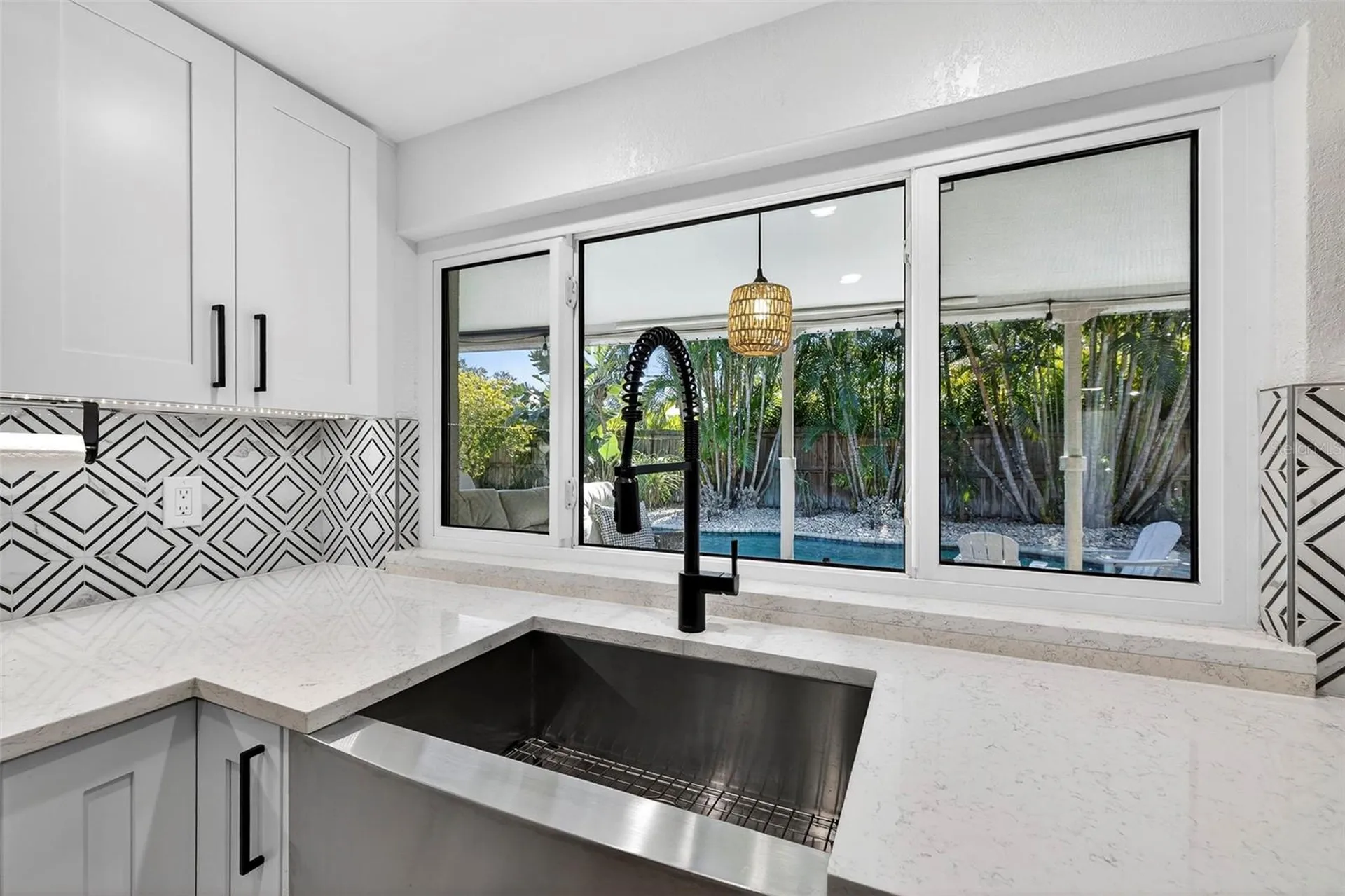 1122 45th Avenue NE St Petersburg FL 33703