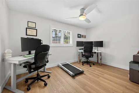 1122 45th Avenue NE St Petersburg FL 33703