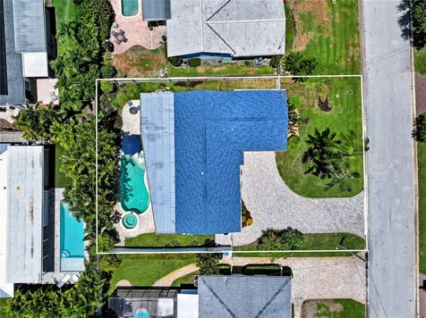 1122 45th Avenue NE St Petersburg FL 33703
