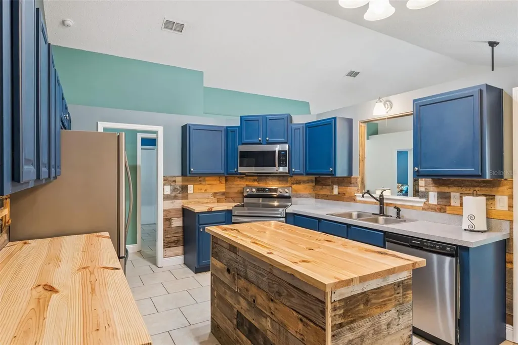 136 Chestnut Avenue Orange City FL 32763