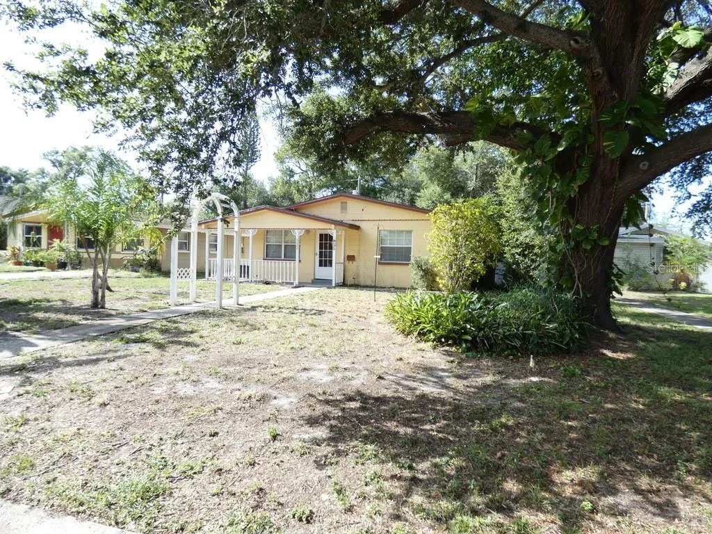 5220 11th Avenue N St Petersburg FL 33710