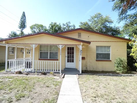 5220 11th Avenue N St Petersburg FL 33710