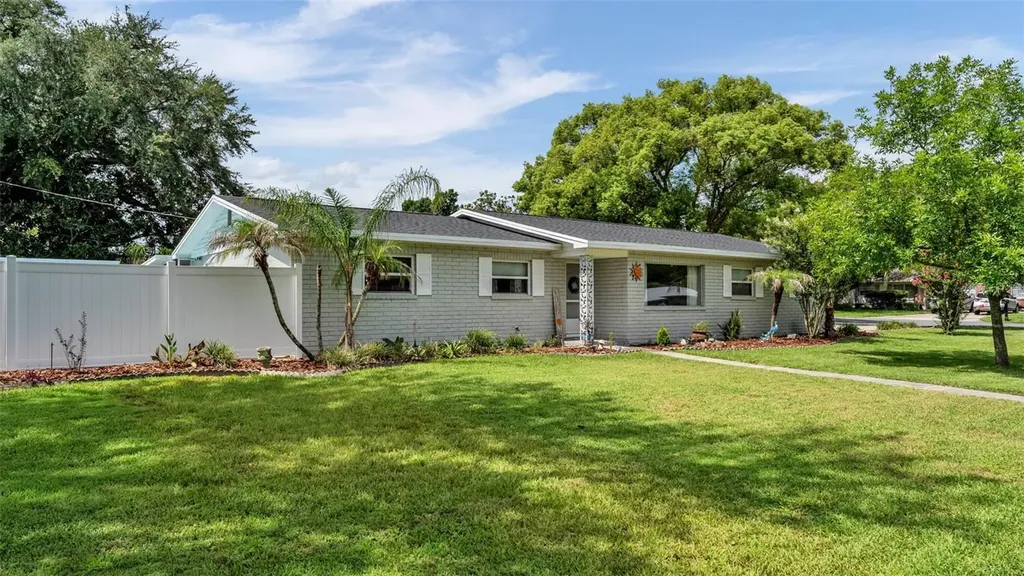 2015 E Gachet Boulevard Lakeland FL 33813