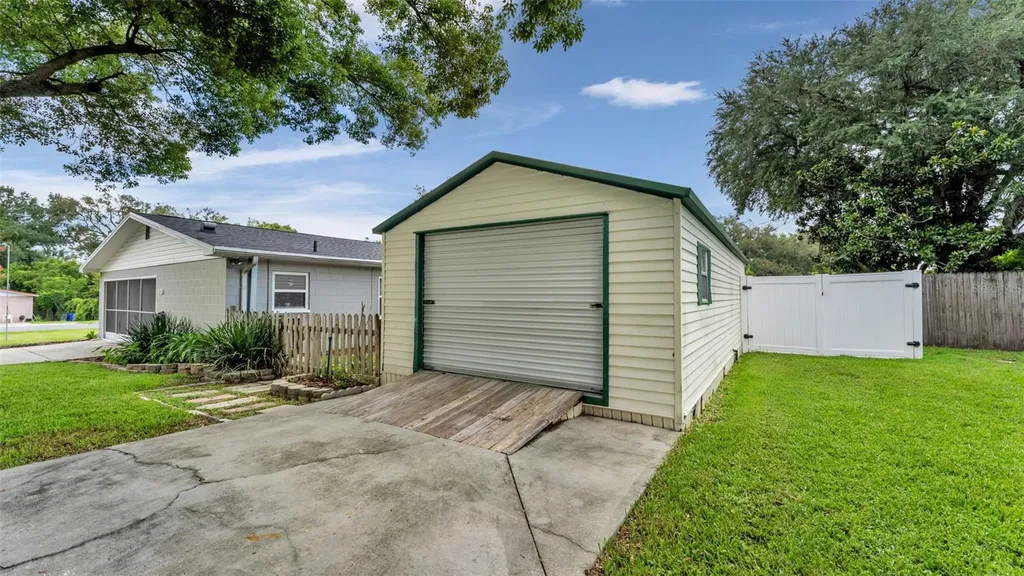 2015 E Gachet Boulevard Lakeland FL 33813