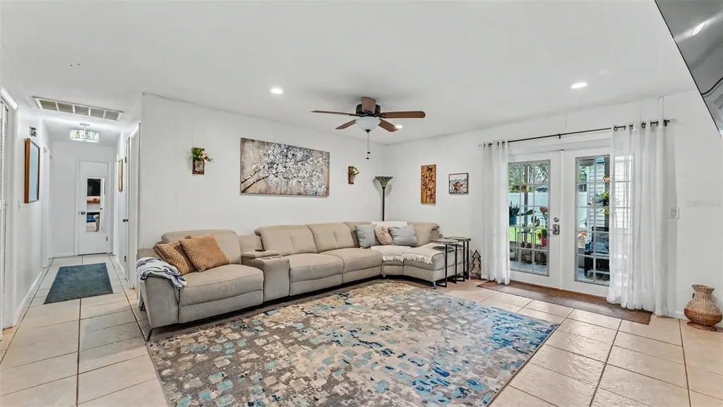 2015 E Gachet Boulevard Lakeland FL 33813