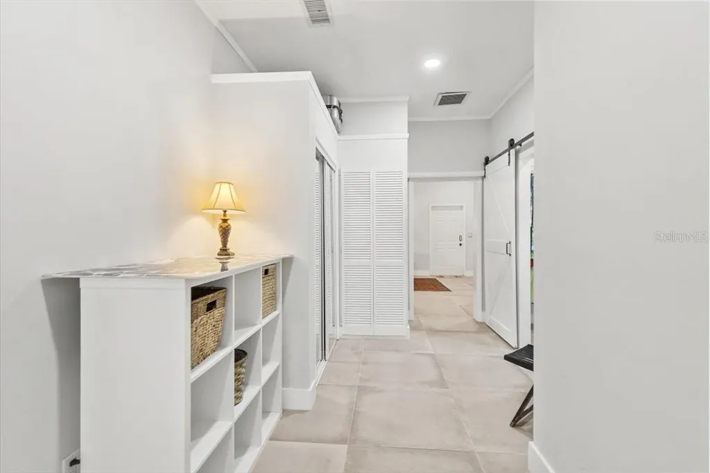 8239 26th Avenue N St Petersburg FL 33710