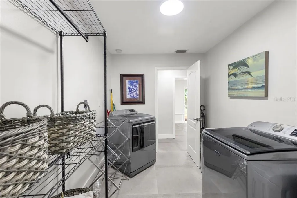 8239 26th Avenue N St Petersburg FL 33710