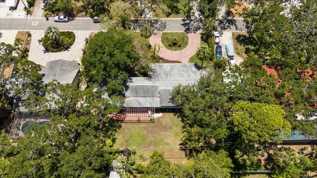 8239 26th Avenue N St Petersburg FL 33710
