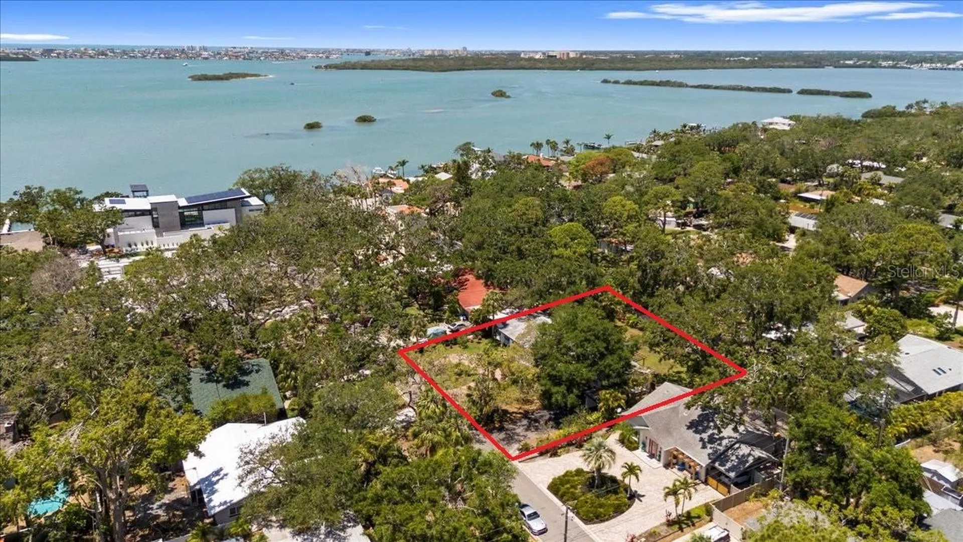 8239 26th Avenue N St Petersburg FL 33710