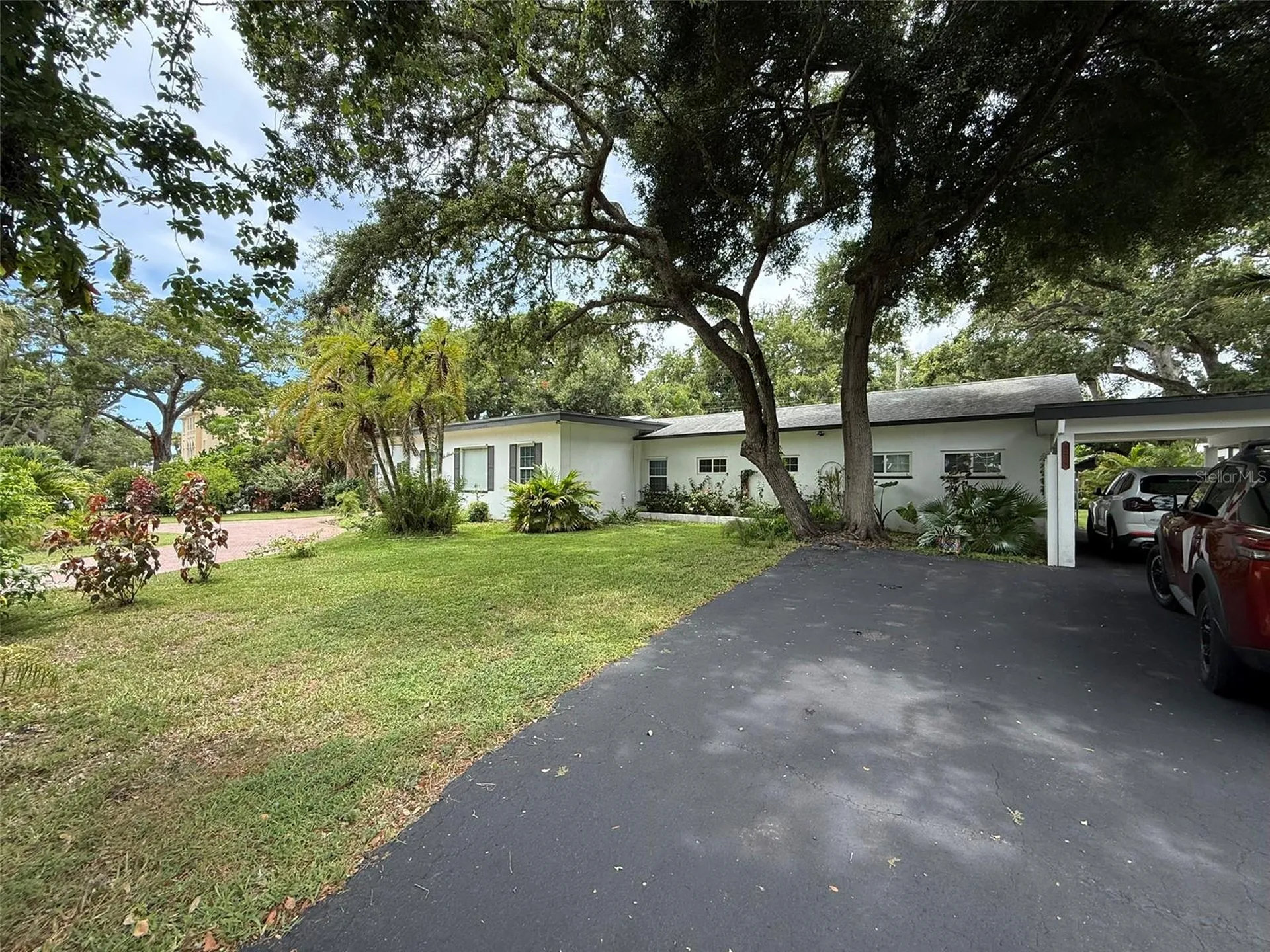 8239 26th Avenue N St Petersburg FL 33710