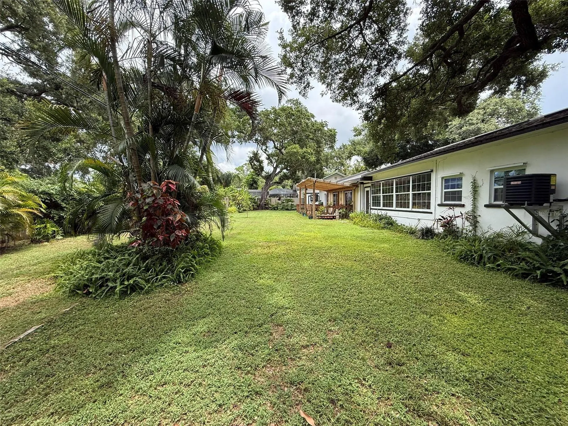 8239 26th Avenue N St Petersburg FL 33710