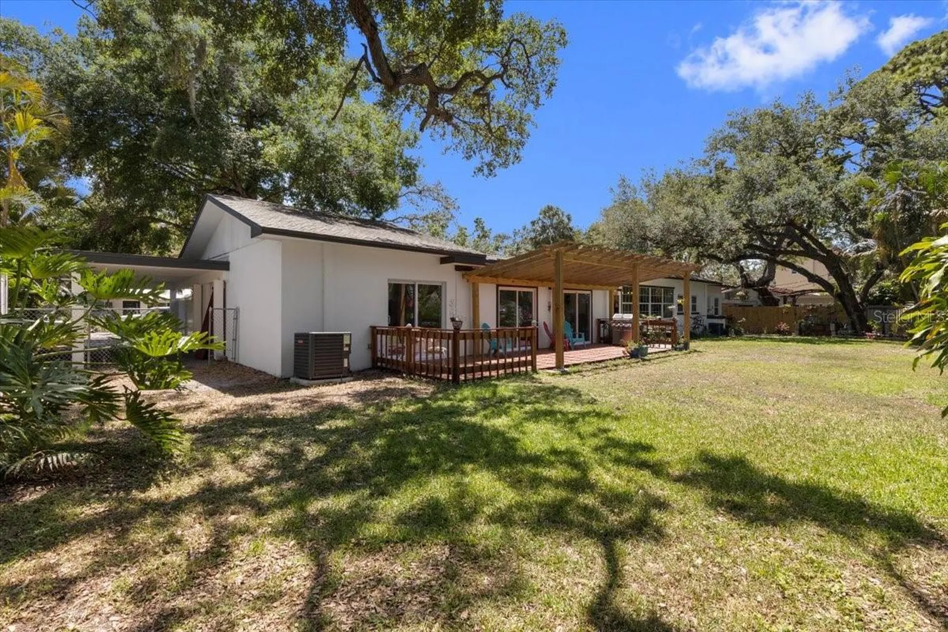 8239 26th Avenue N St Petersburg FL 33710