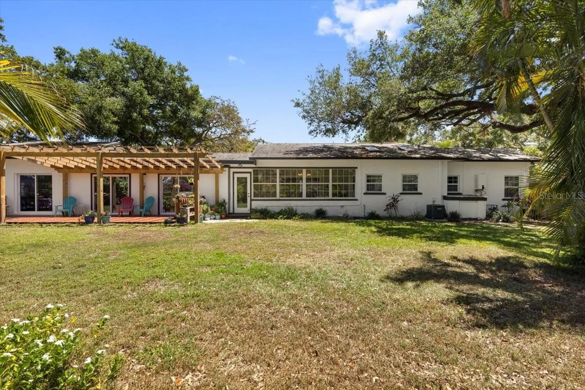 8239 26th Avenue N St Petersburg FL 33710