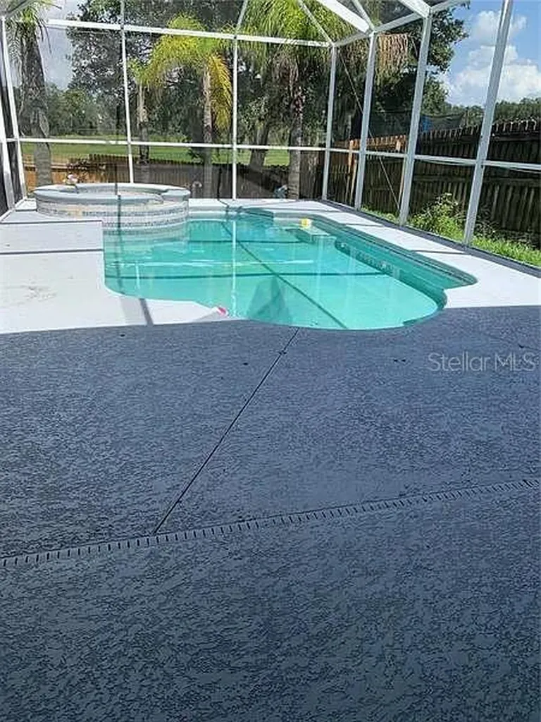 1427 Emerald Hill Way Valrico FL 33594