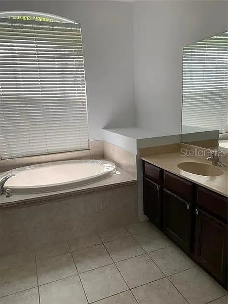 1427 Emerald Hill Way Valrico FL 33594