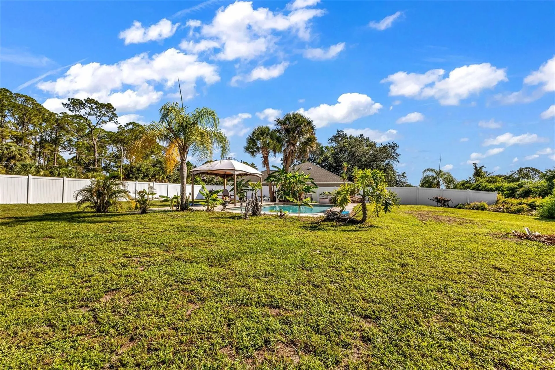 2210 Embassy Road North Port FL 34291