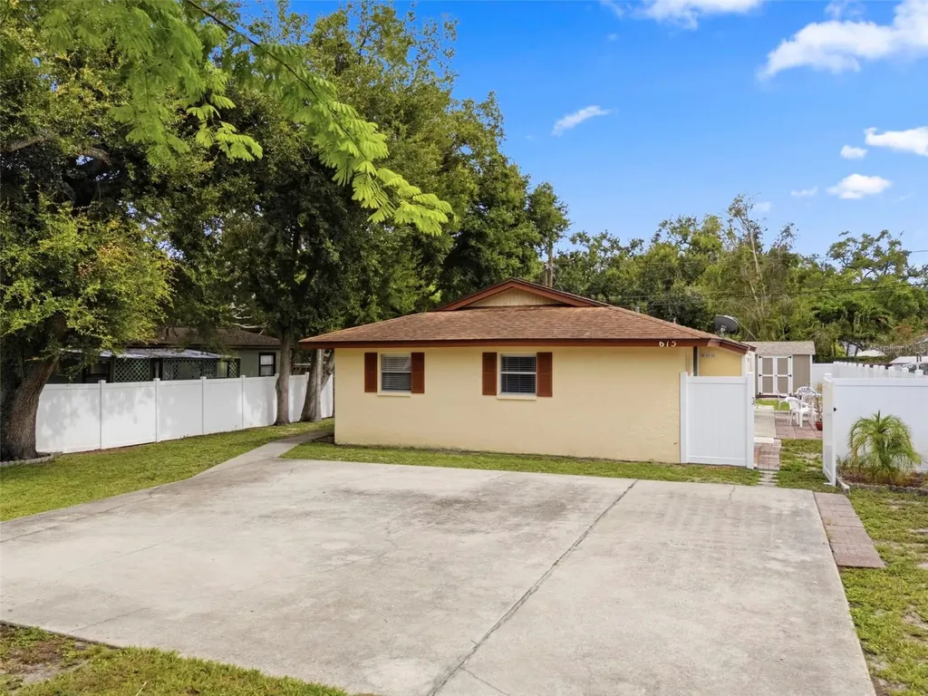 615 2nd Avenue NE Largo FL 33770