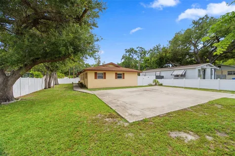 615 2nd Avenue NE Largo FL 33770
