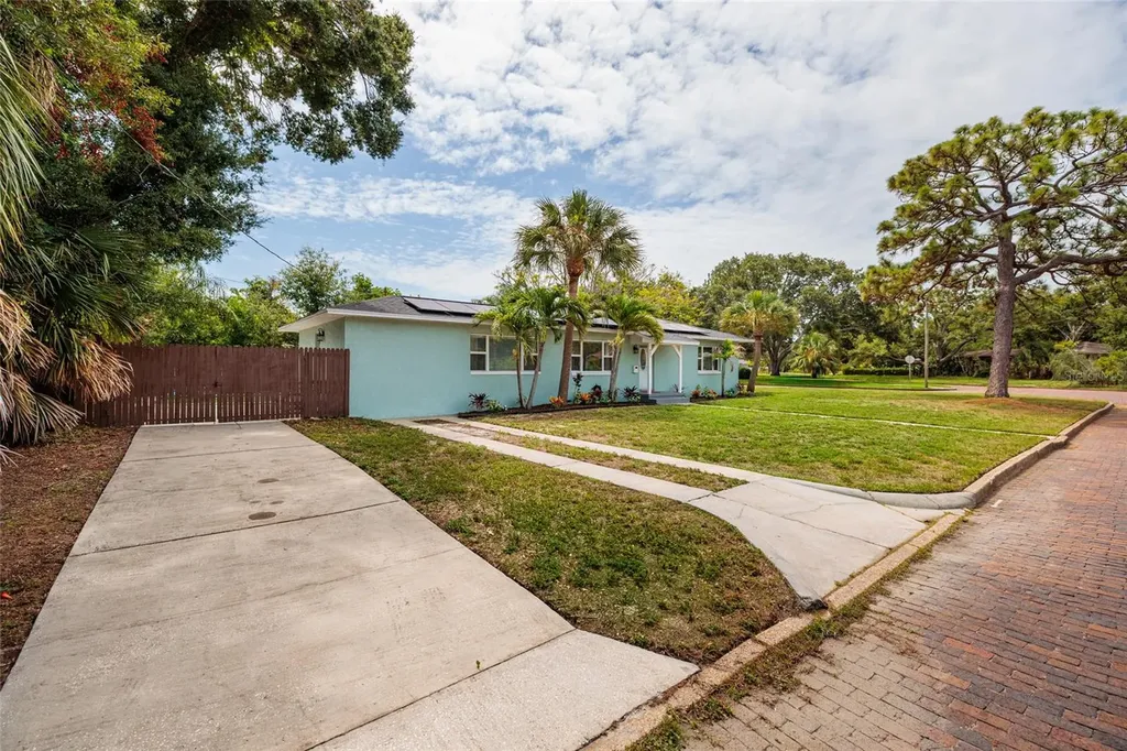 801 61st Street N St Petersburg FL 33710