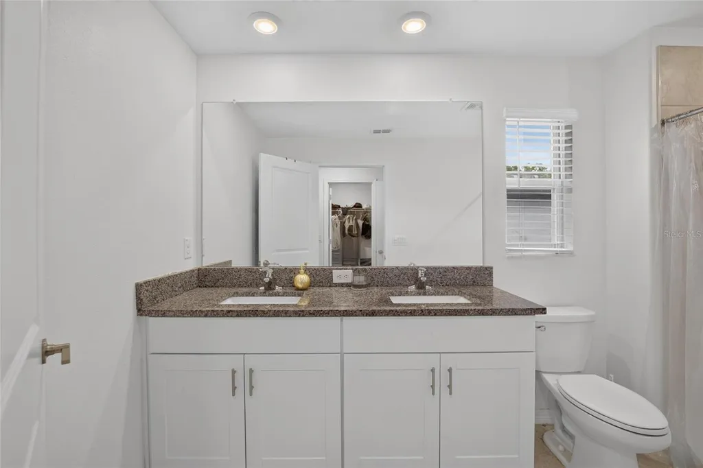 2597 Charlan Holiday FL 34690