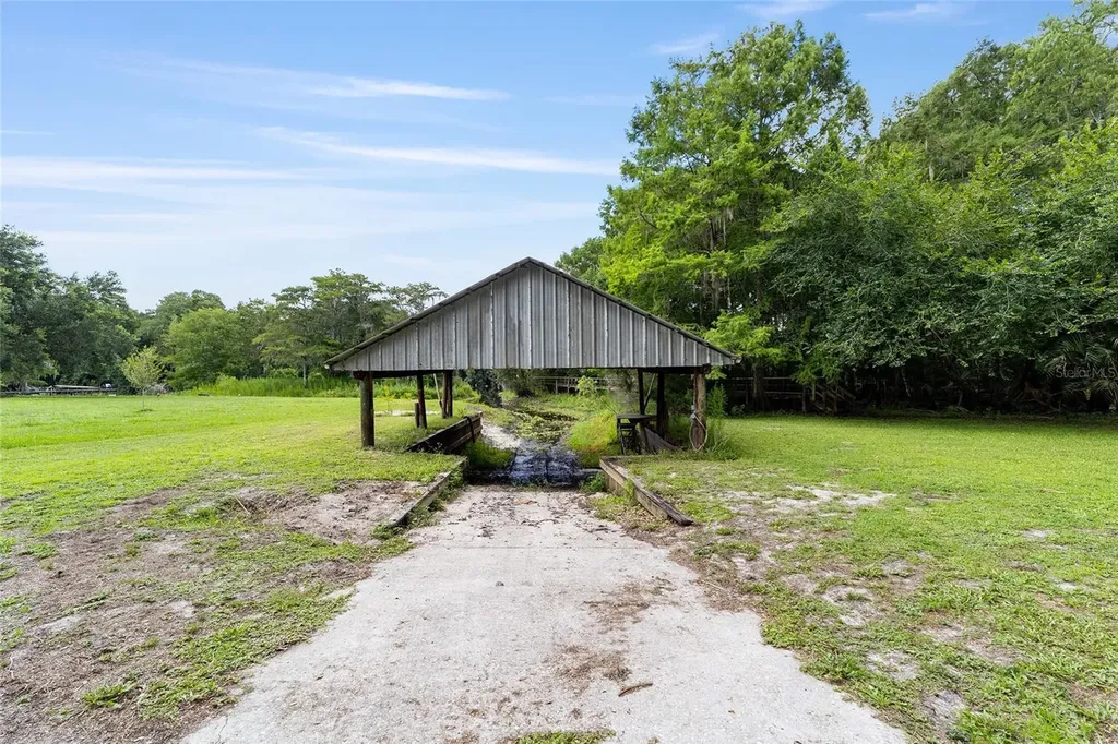 2299 N Bayou Point Inverness FL 34453
