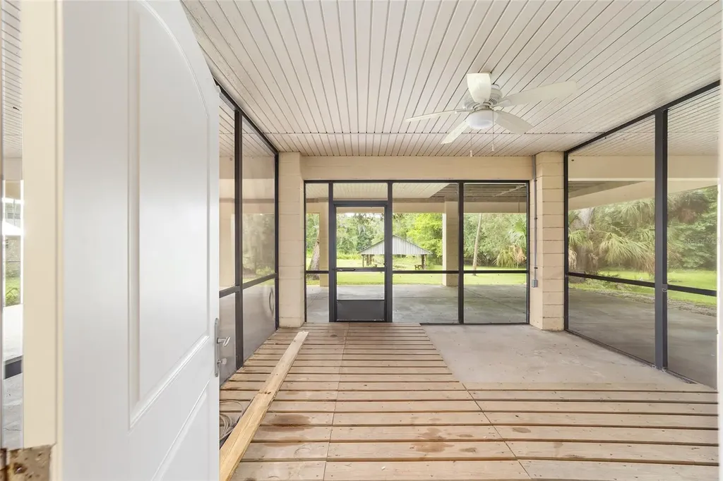 2299 N Bayou Point Inverness FL 34453