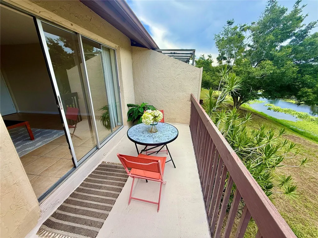2612 Hidden Lake Drive N Sarasota FL 34237