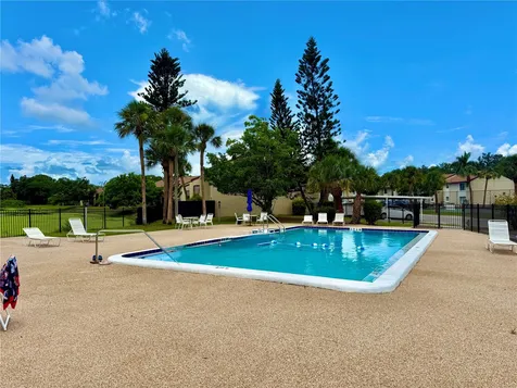 2612 Hidden Lake Drive N Sarasota FL 34237