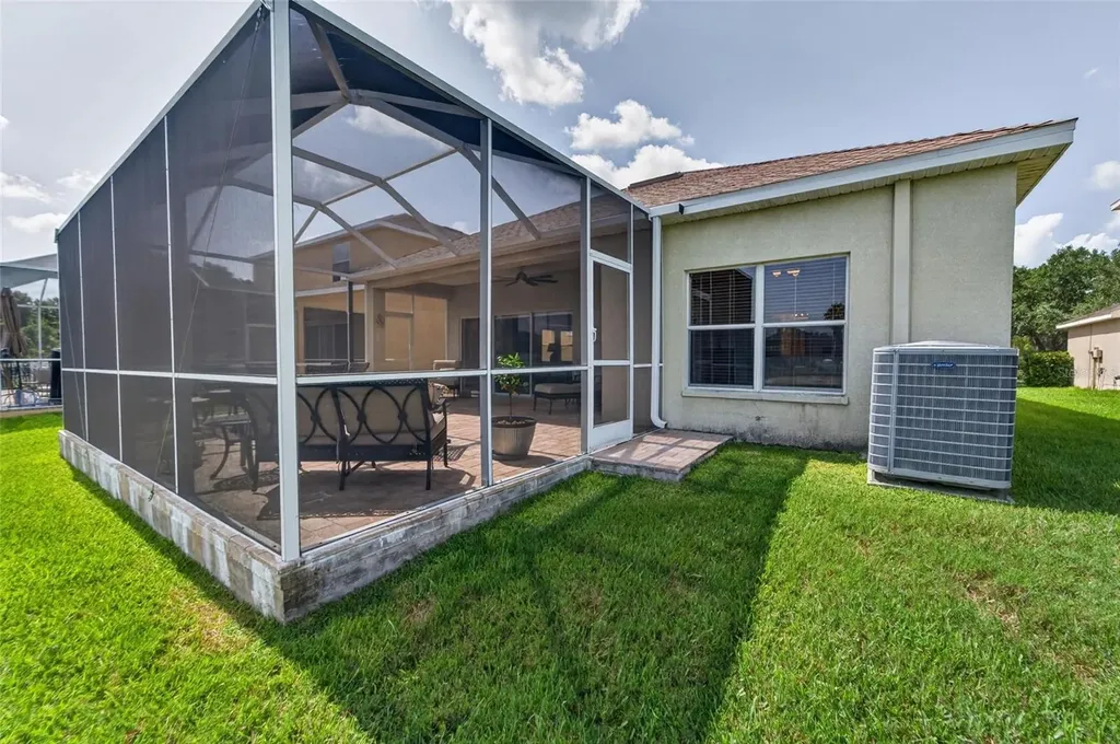 9473 Leatherwood Avenue Tampa FL 33647