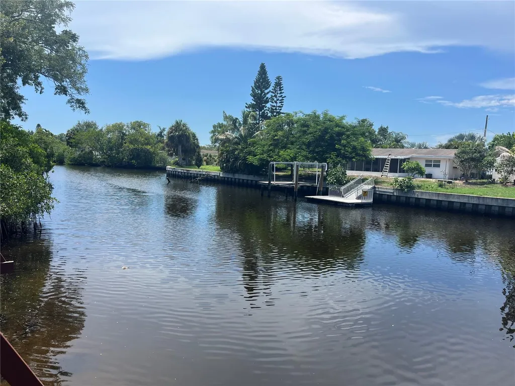 9105 Tudor Drive Tampa FL 33615