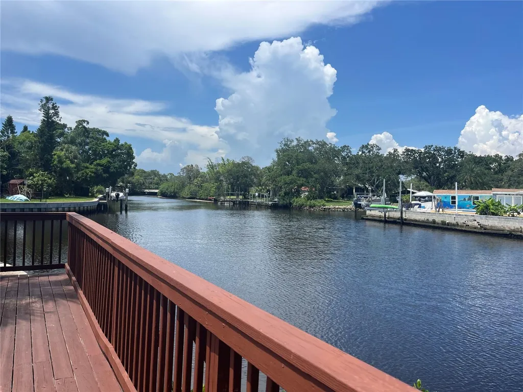 9105 Tudor Drive Tampa FL 33615