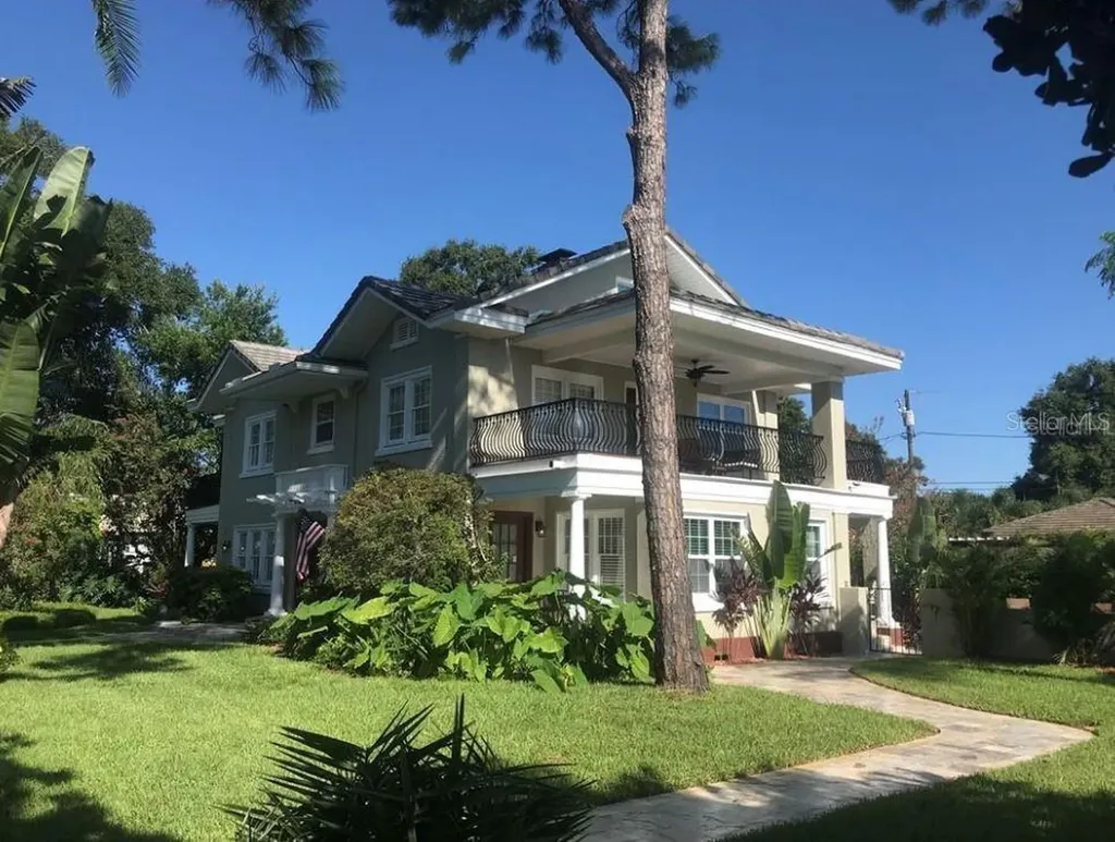 209 13th Avenue N St Petersburg FL 33701