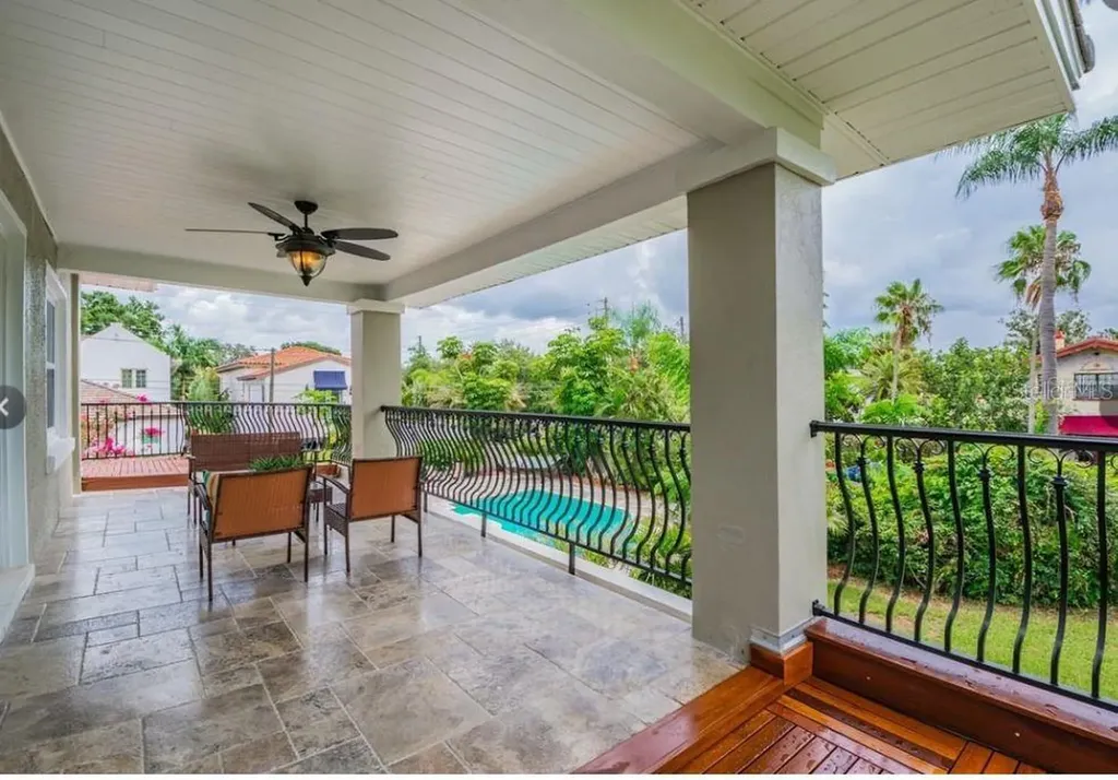 209 13th Avenue N St Petersburg FL 33701