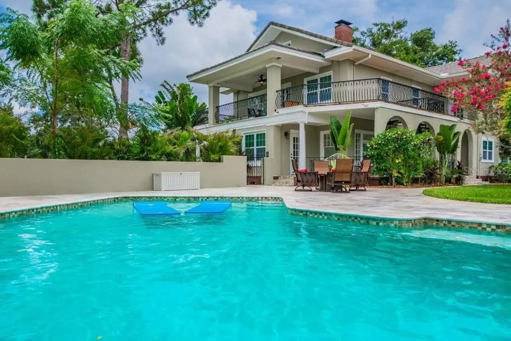 209 13th Avenue N St Petersburg FL 33701