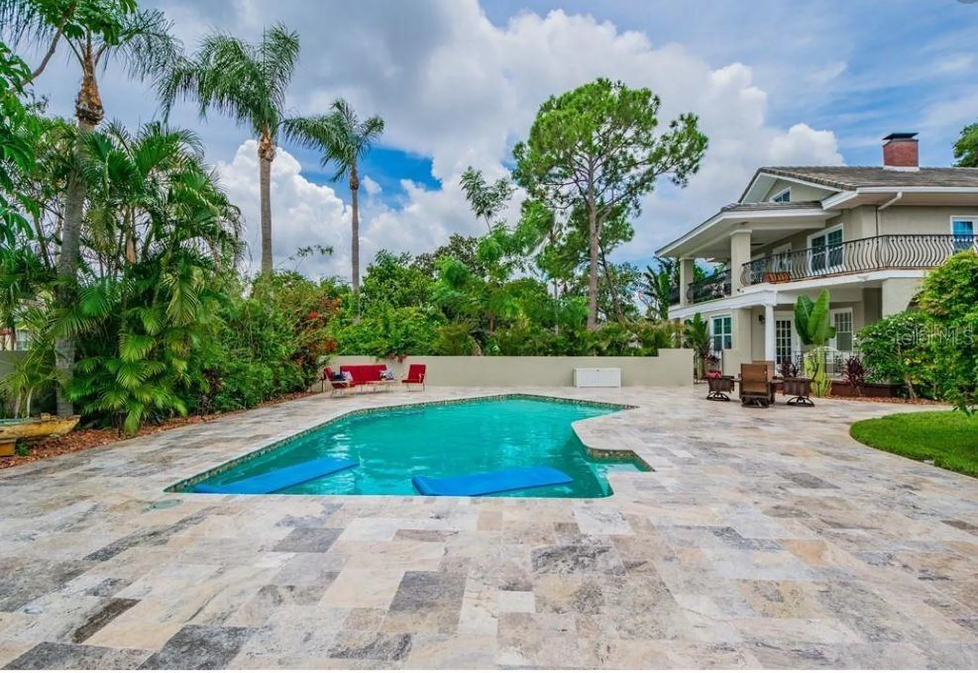 209 13th Avenue N St Petersburg FL 33701