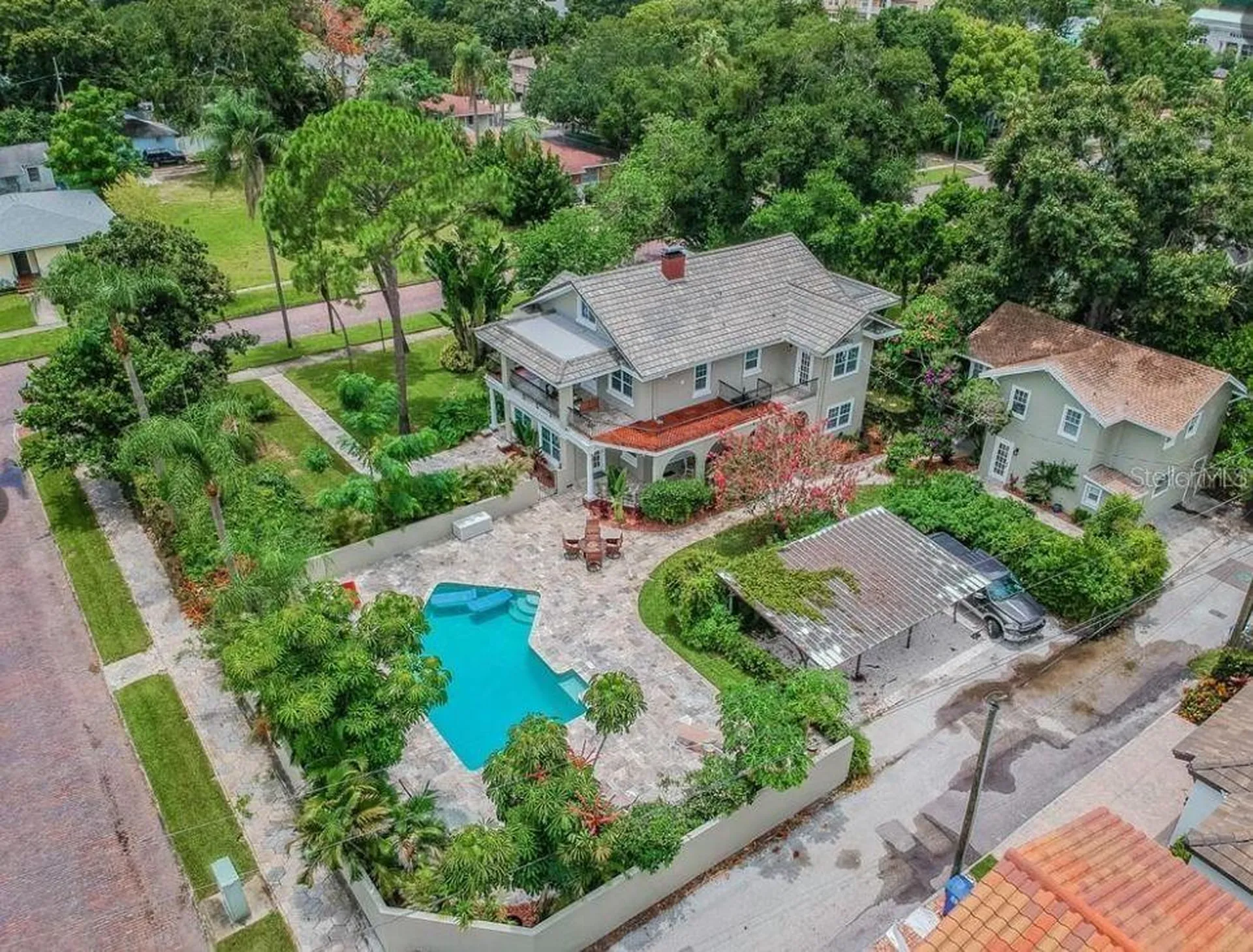 209 13th Avenue N St Petersburg FL 33701