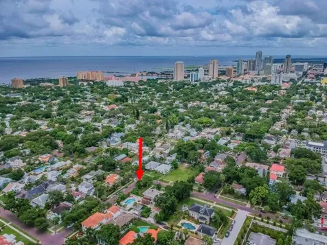 209 13th Avenue N St Petersburg FL 33701