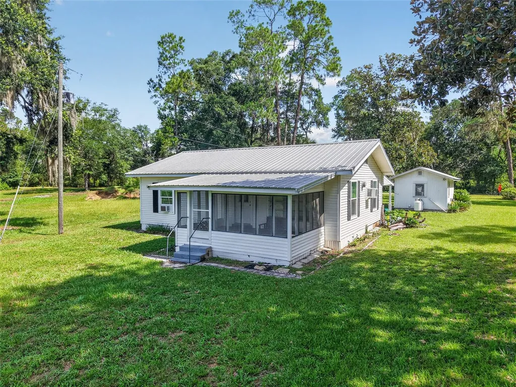 148 Lake Shore Terrace Interlachen FL 32148