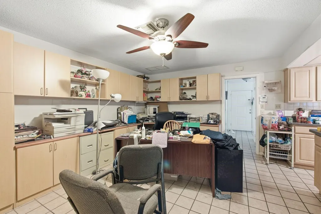 6448 30th Avenue N St Petersburg FL 33710
