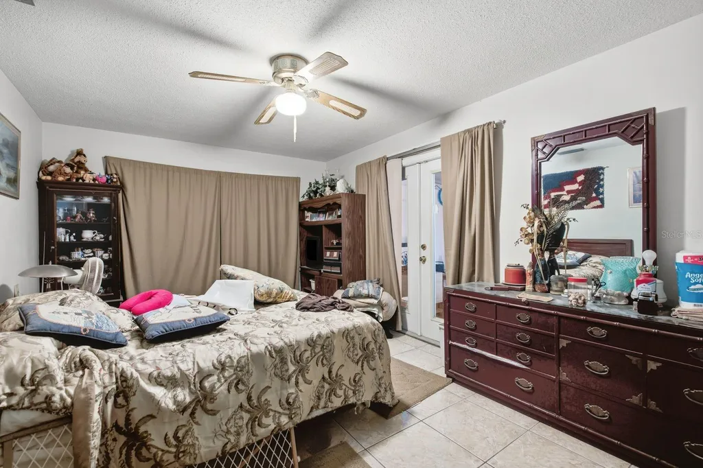 6448 30th Avenue N St Petersburg FL 33710