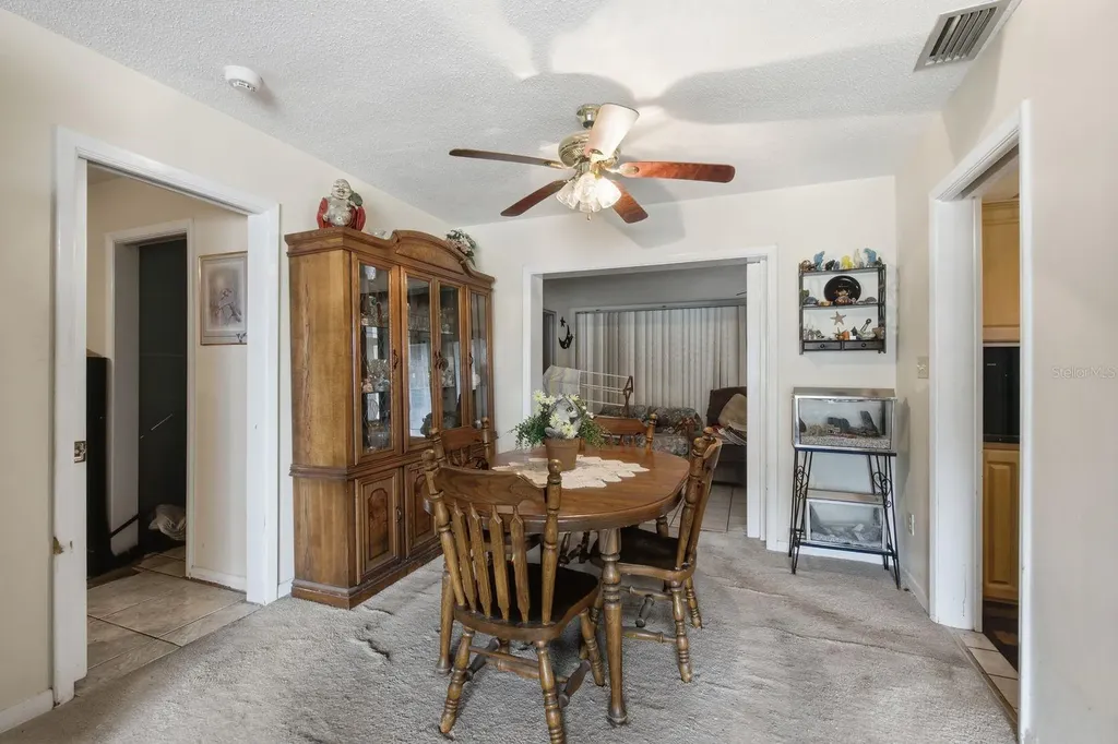 6448 30th Avenue N St Petersburg FL 33710