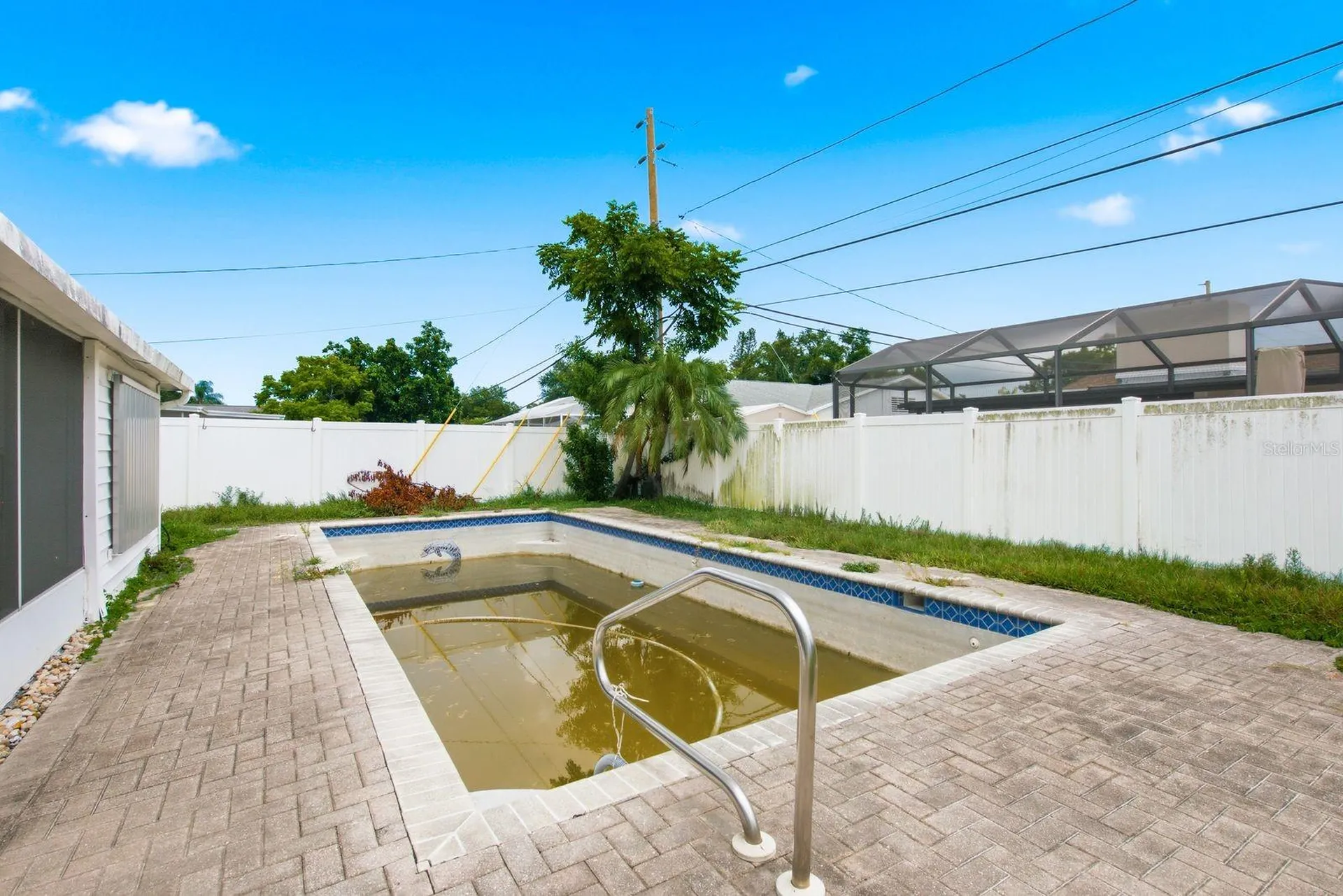 6448 30th Avenue N St Petersburg FL 33710