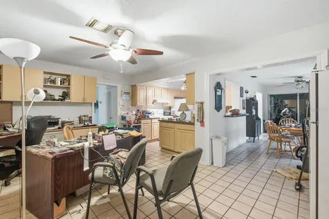6448 30th Avenue N St Petersburg FL 33710
