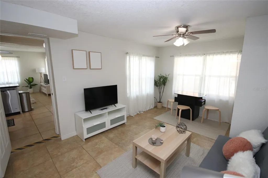 1918 W Walnut Street Tampa FL 33607