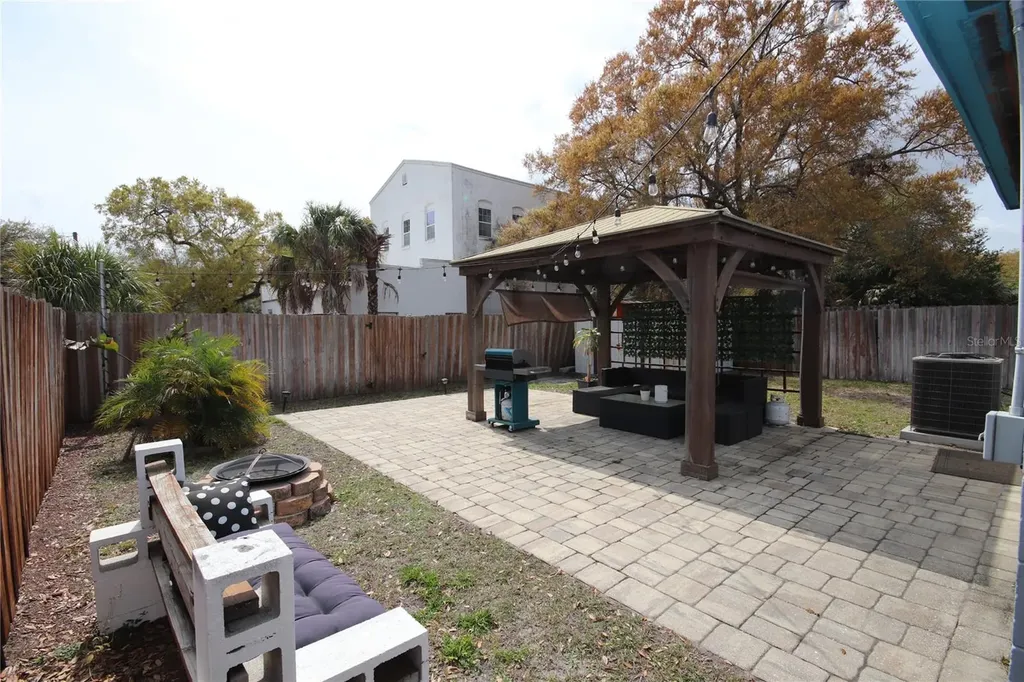 1918 W Walnut Street Tampa FL 33607