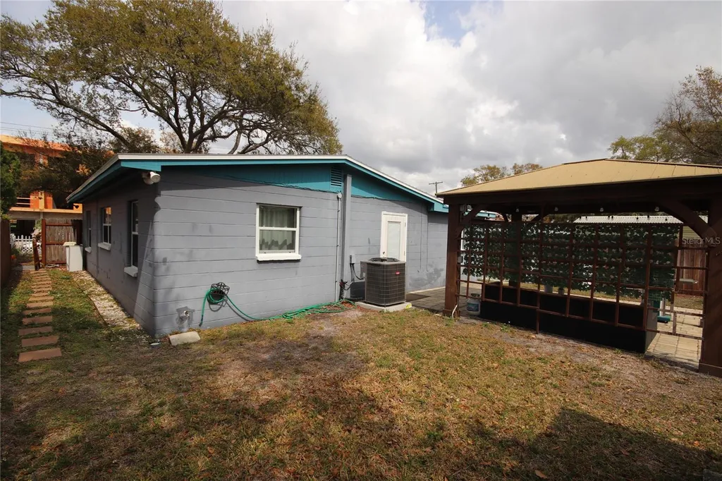 1918 W Walnut Street Tampa FL 33607